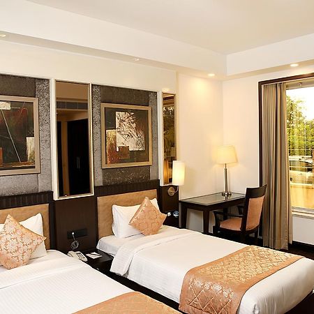 Inde Hotel Vista Woods Huda City Centre, Gurgaon Exterior foto