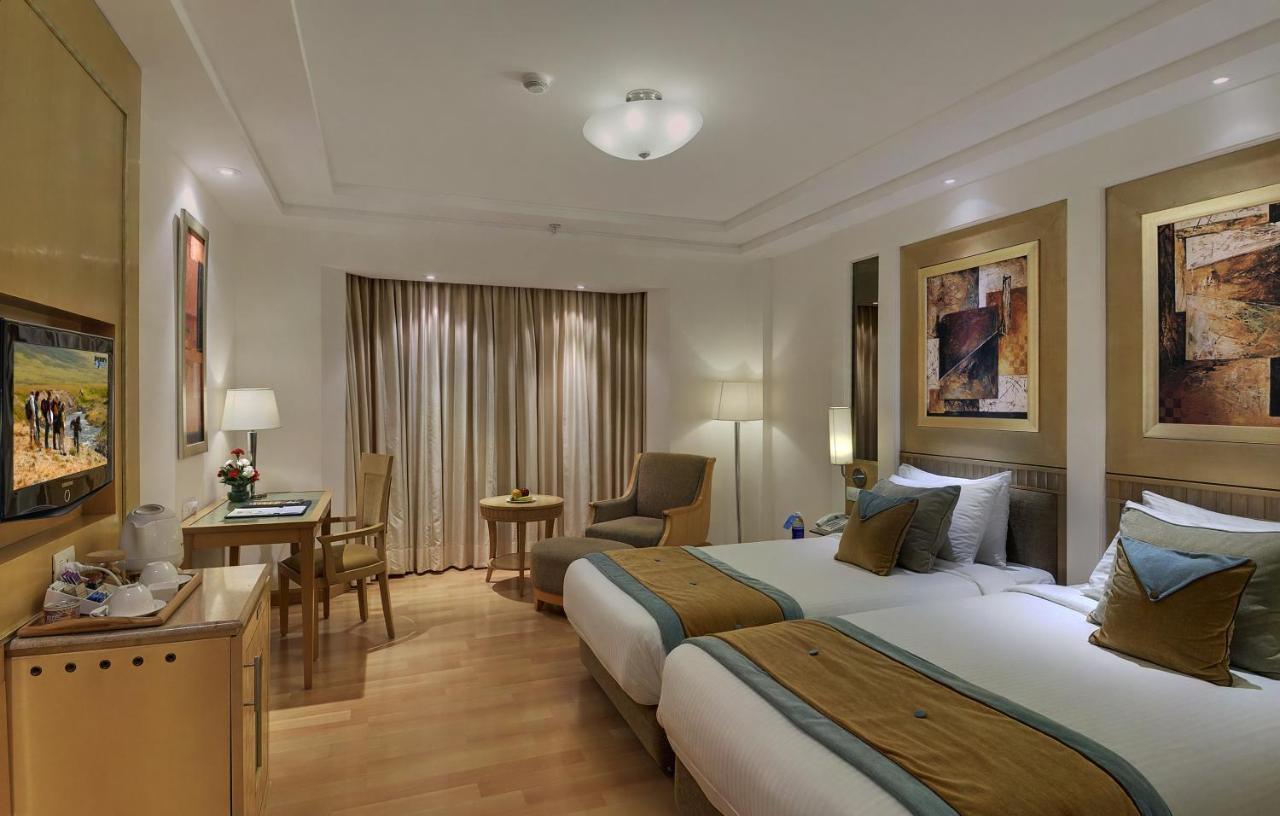 Inde Hotel Vista Woods Huda City Centre, Gurgaon Exterior foto