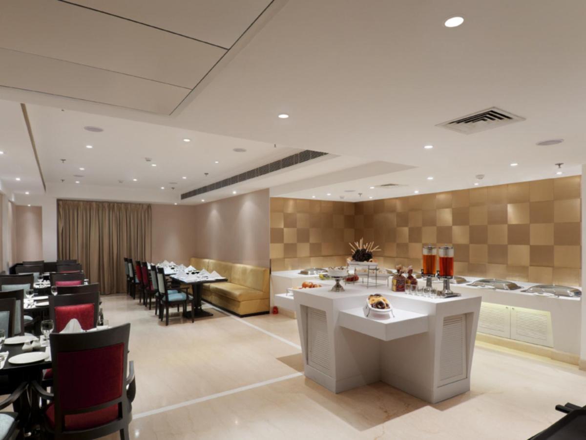 Inde Hotel Vista Woods Huda City Centre, Gurgaon Exterior foto