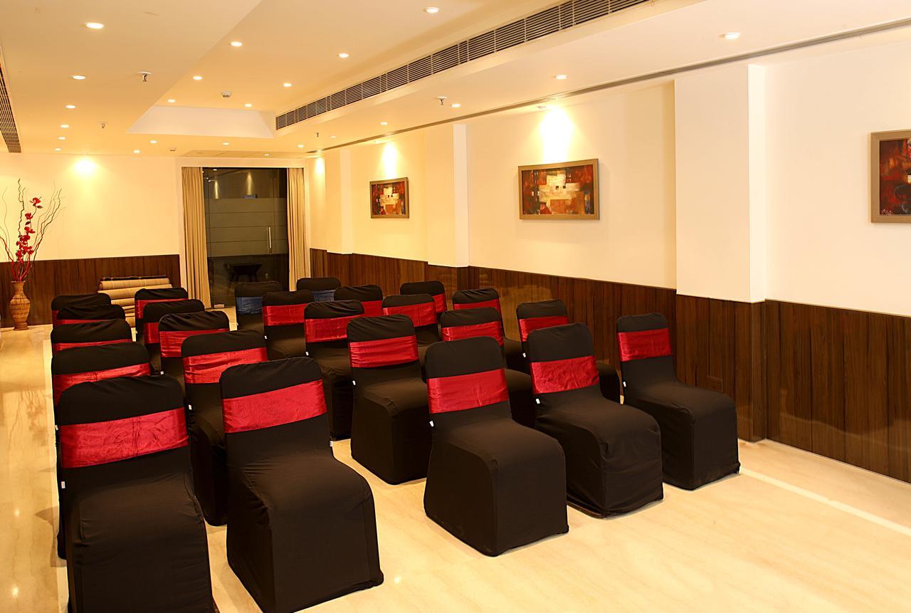 Inde Hotel Vista Woods Huda City Centre, Gurgaon Exterior foto