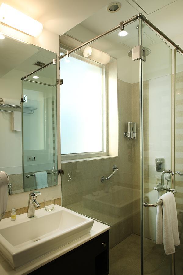 Inde Hotel Vista Woods Huda City Centre, Gurgaon Exterior foto