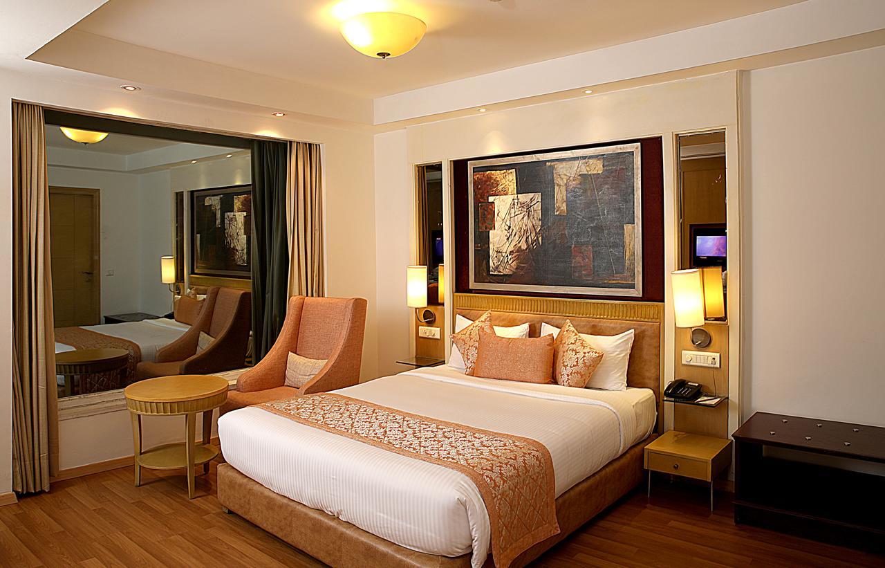 Inde Hotel Vista Woods Huda City Centre, Gurgaon Exterior foto