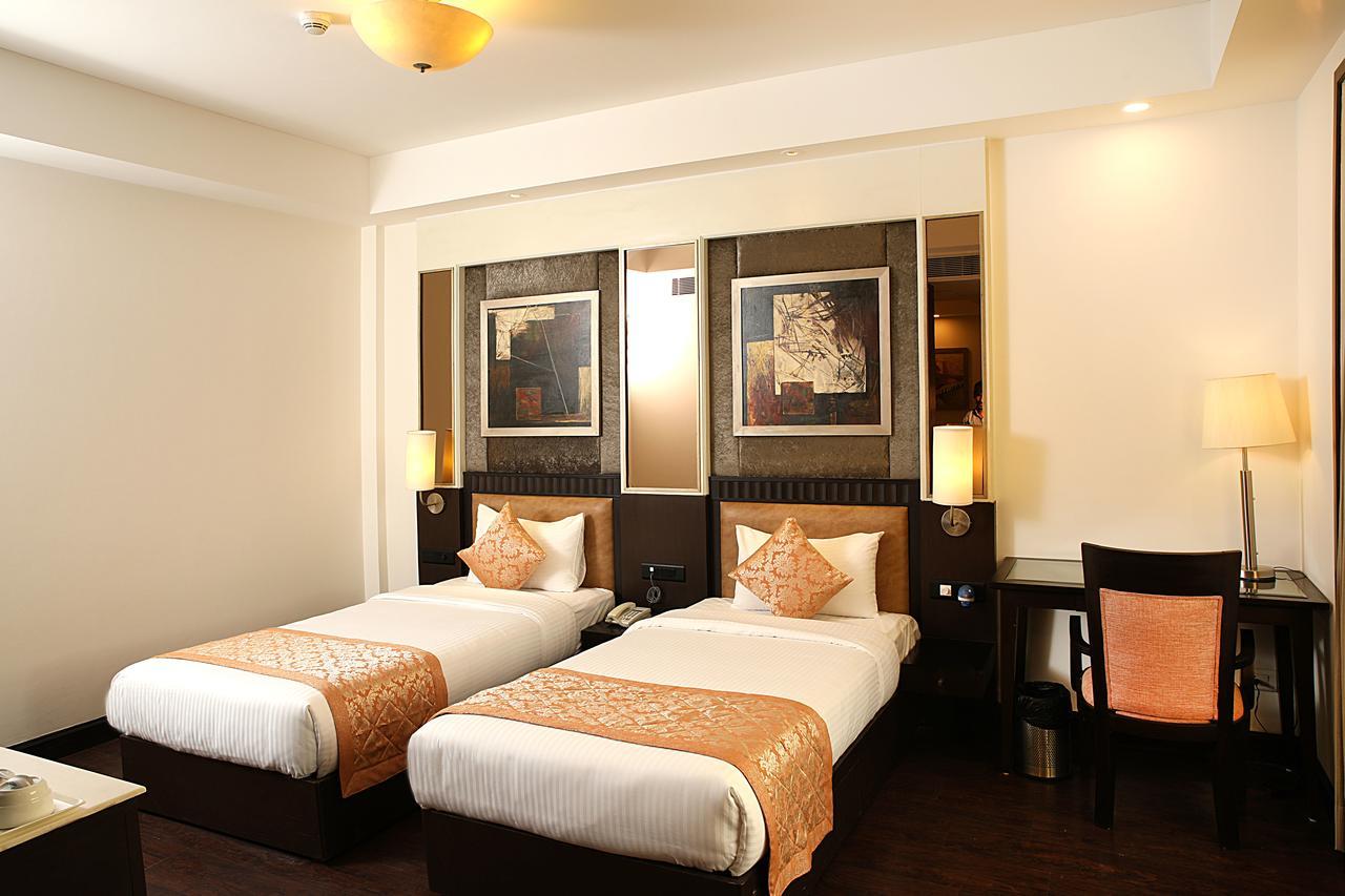 Inde Hotel Vista Woods Huda City Centre, Gurgaon Exterior foto