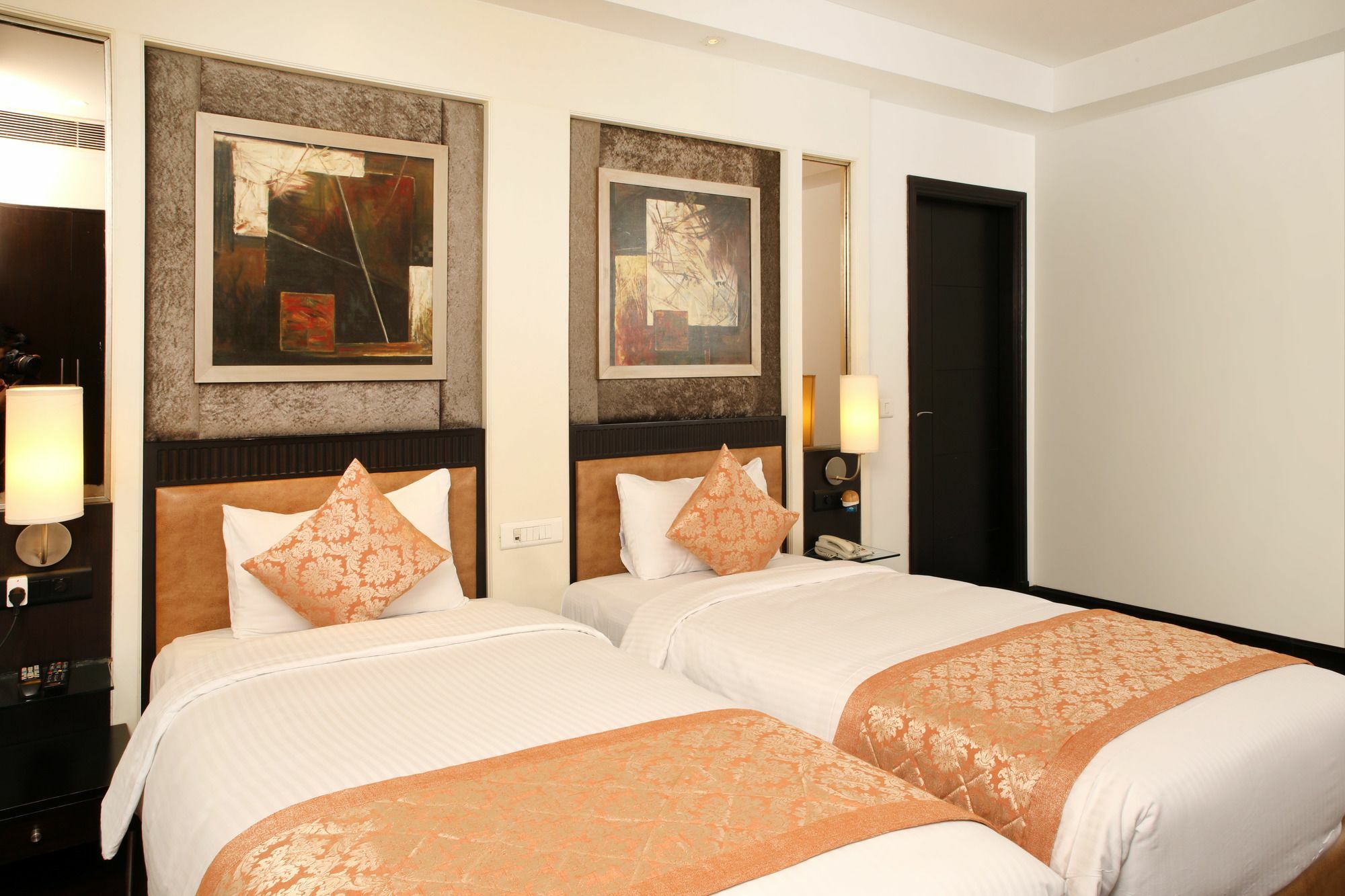 Inde Hotel Vista Woods Huda City Centre, Gurgaon Exterior foto